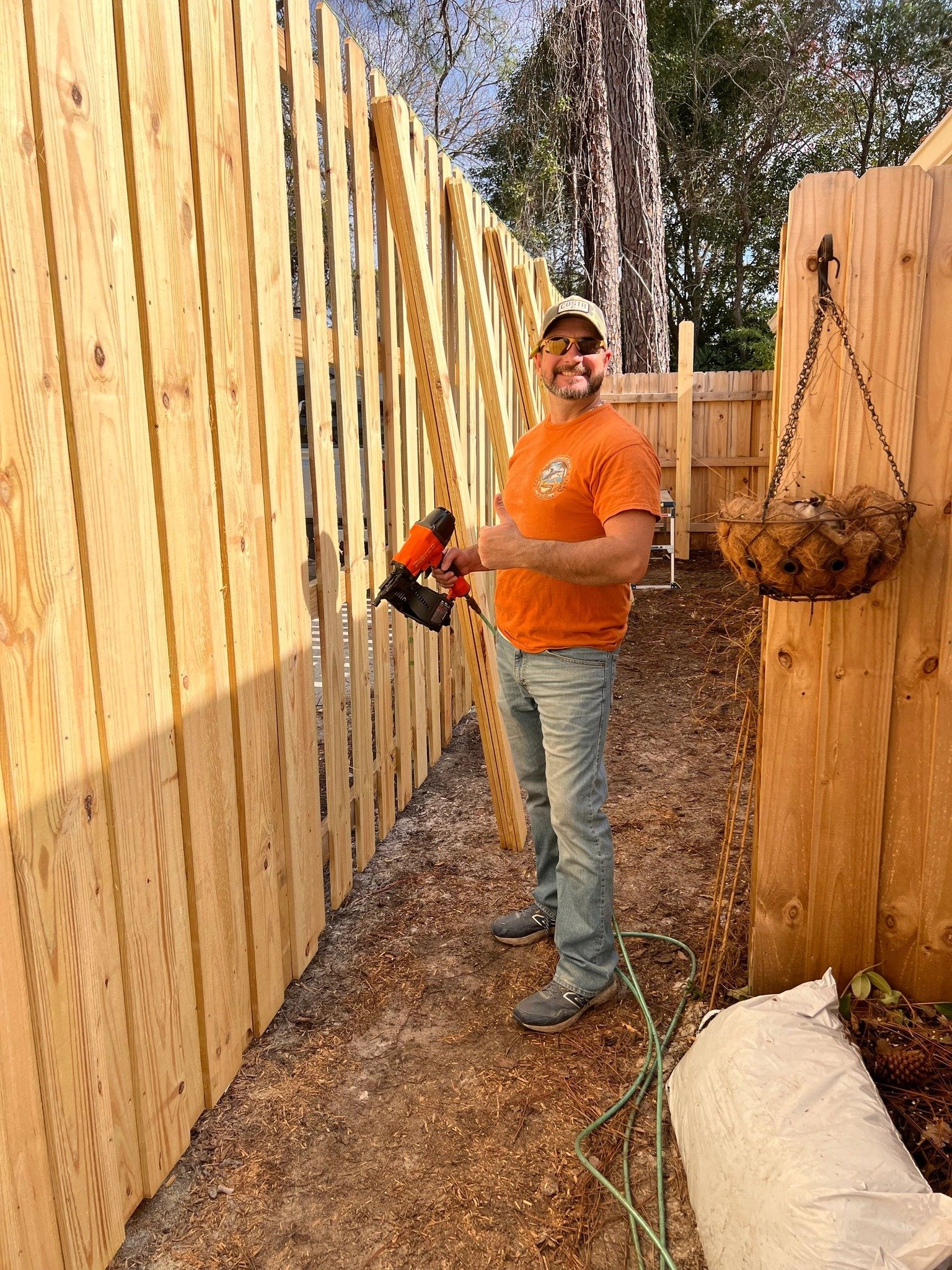 contact 4 tradesmen Fencing